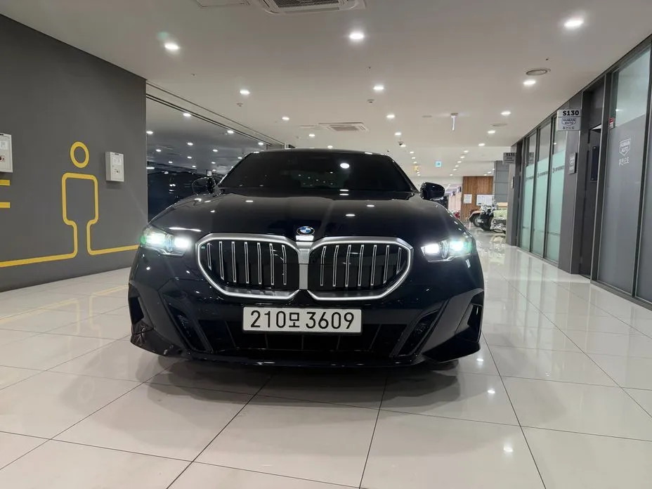 BMW 5-Series 2025 из KR, фото 3