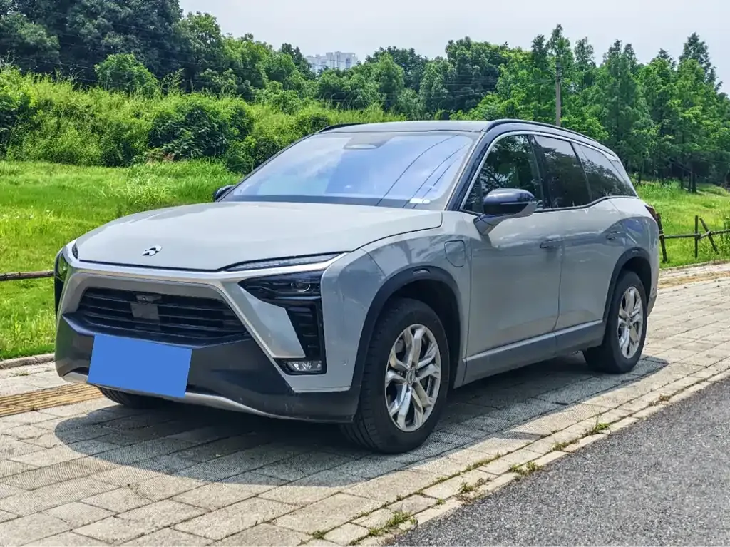 NIO ES8