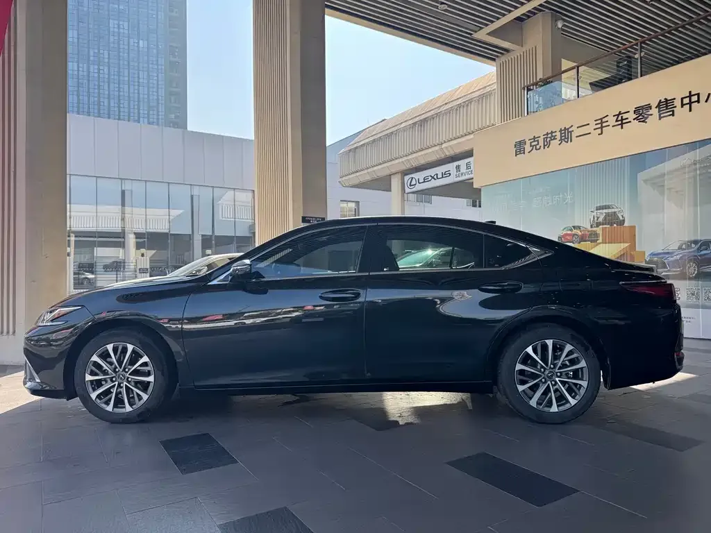Lexus ES — фото 4