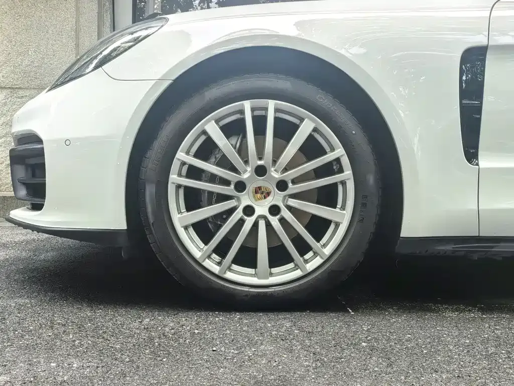 Porsche Panamera — фото 10