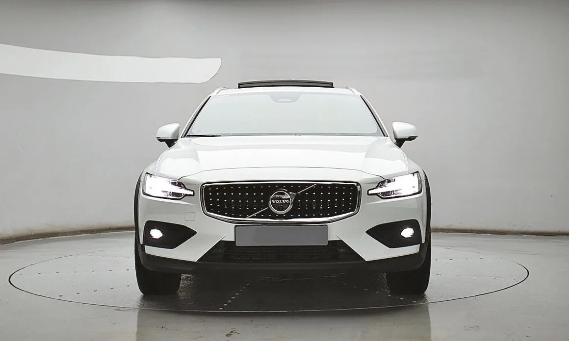 Volvo V60 2023 из KR, фото 8