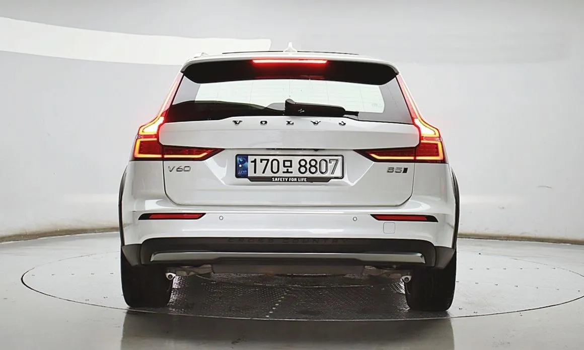 Volvo V60 2023 из KR, фото 7