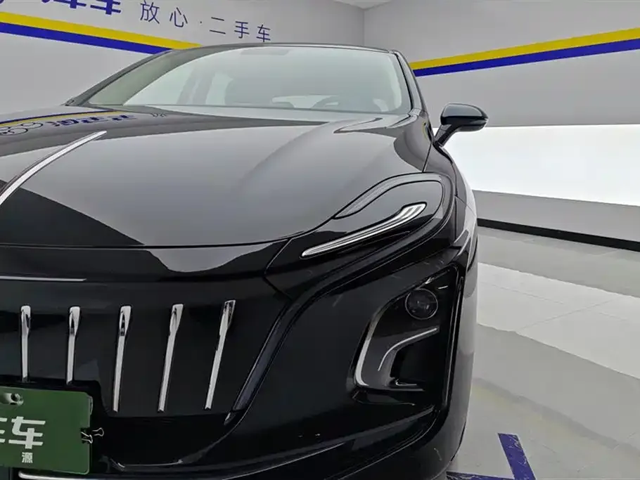 Hongqi E-QM5 — фото 4