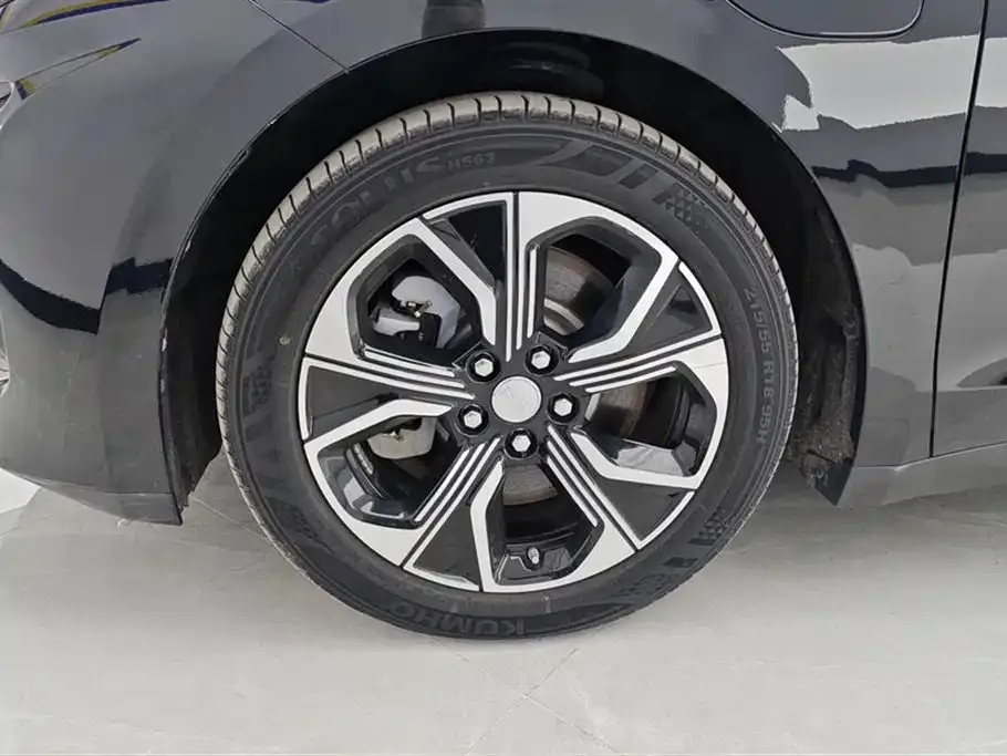 Hongqi E-QM5 — фото 2