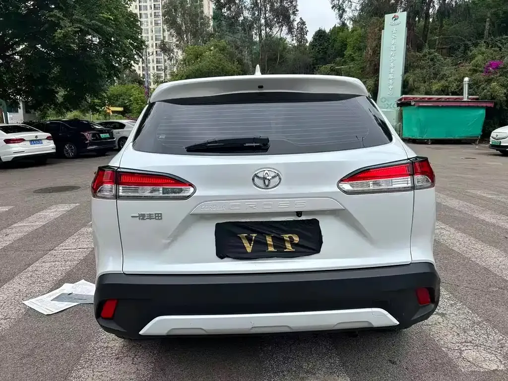 Toyota Corolla Cross 2023 из CN, фото 10