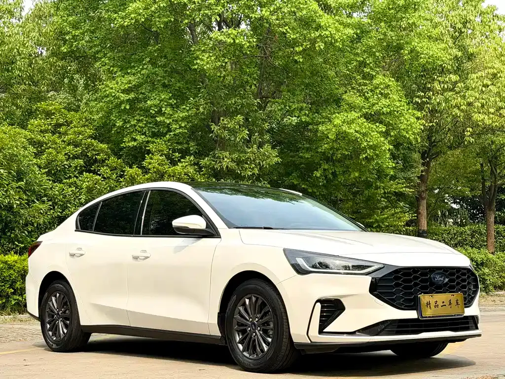 Ford Focus 2023 из CN, фото 10