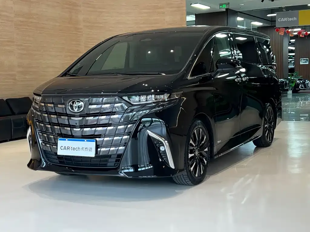 Toyota Alphard — фото 1