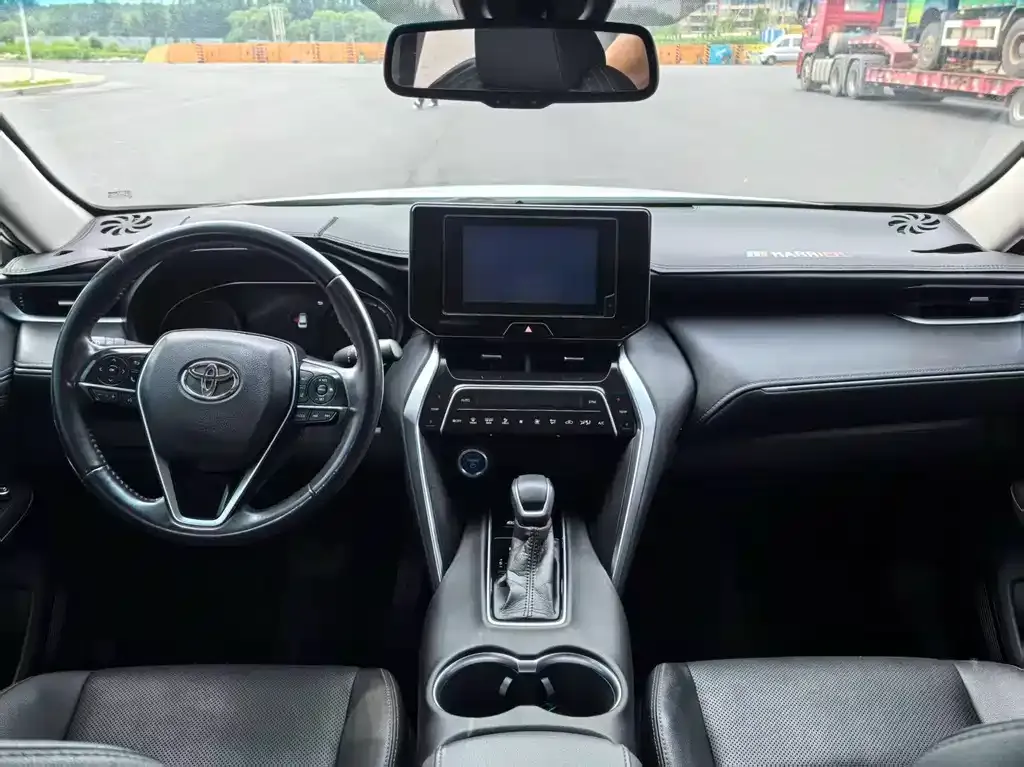 Toyota Harrier — фото 5