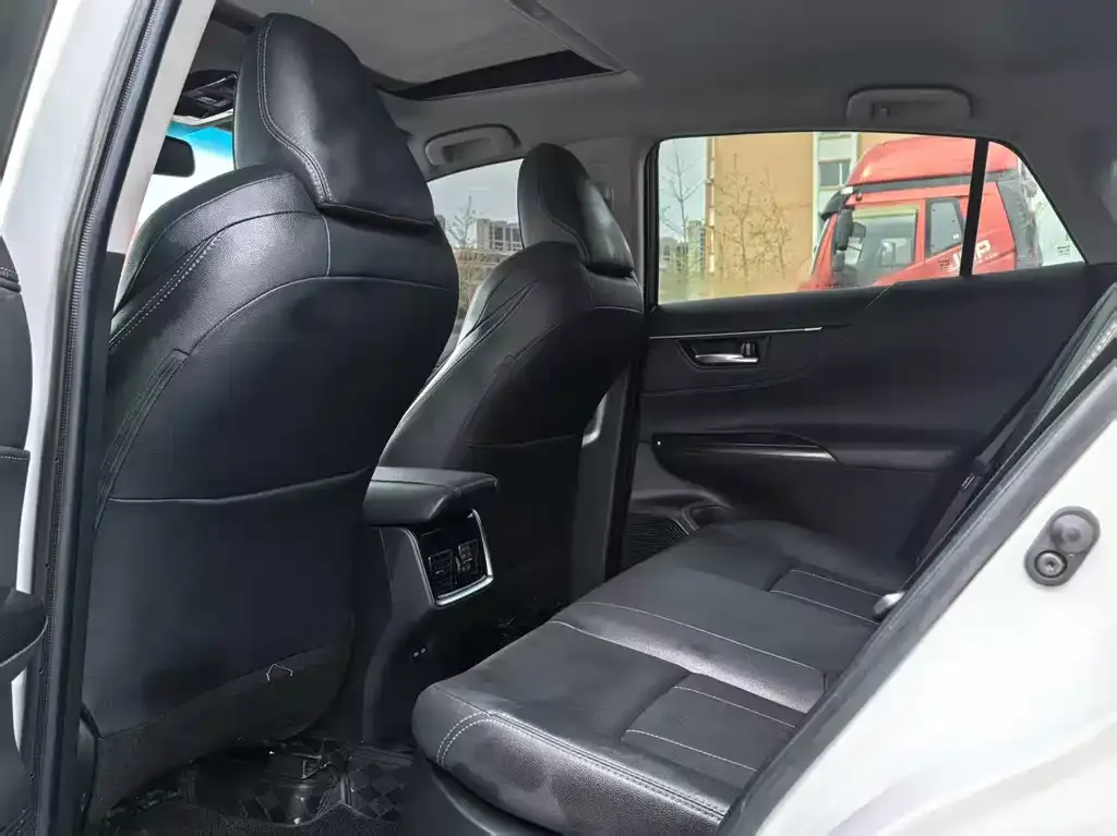 Toyota Harrier — фото 2