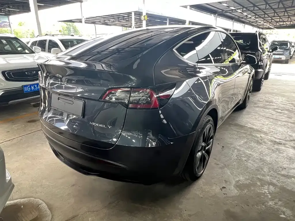 Tesla Model Y — фото 3