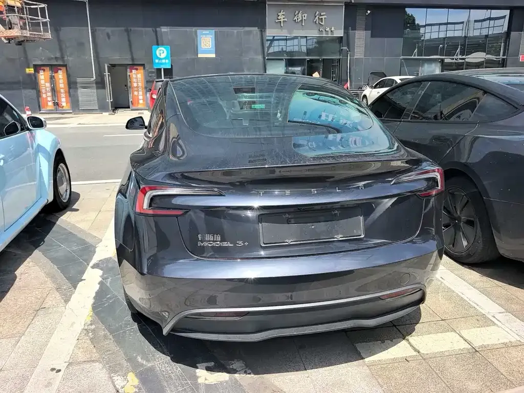 Tesla Model 3 — фото 8