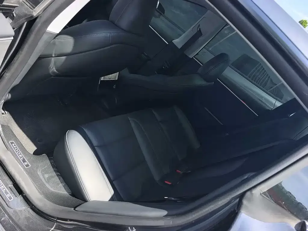 Tesla Model 3 — фото 6