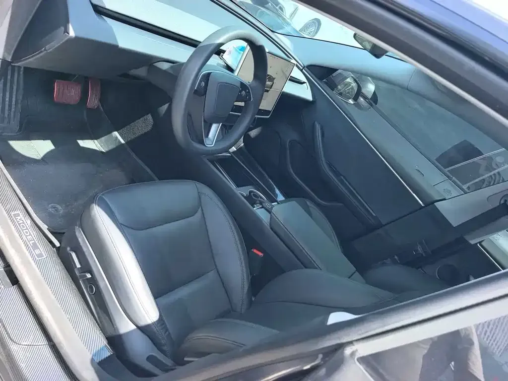 Tesla Model 3 — фото 9