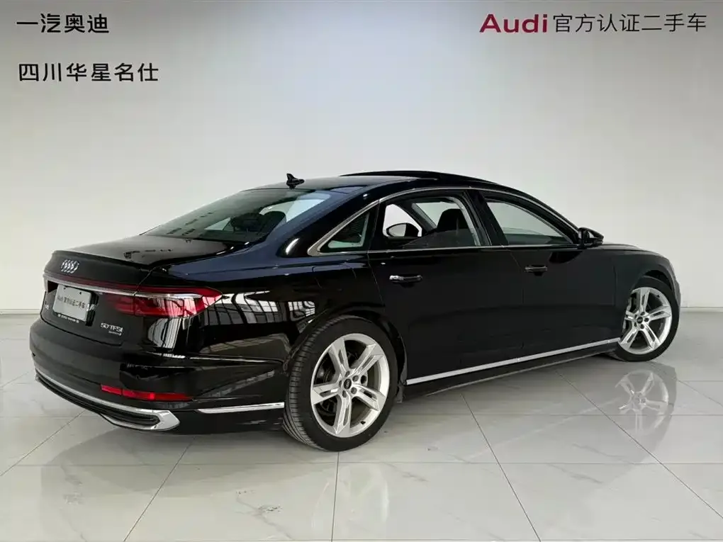 Audi A8 — фото 8