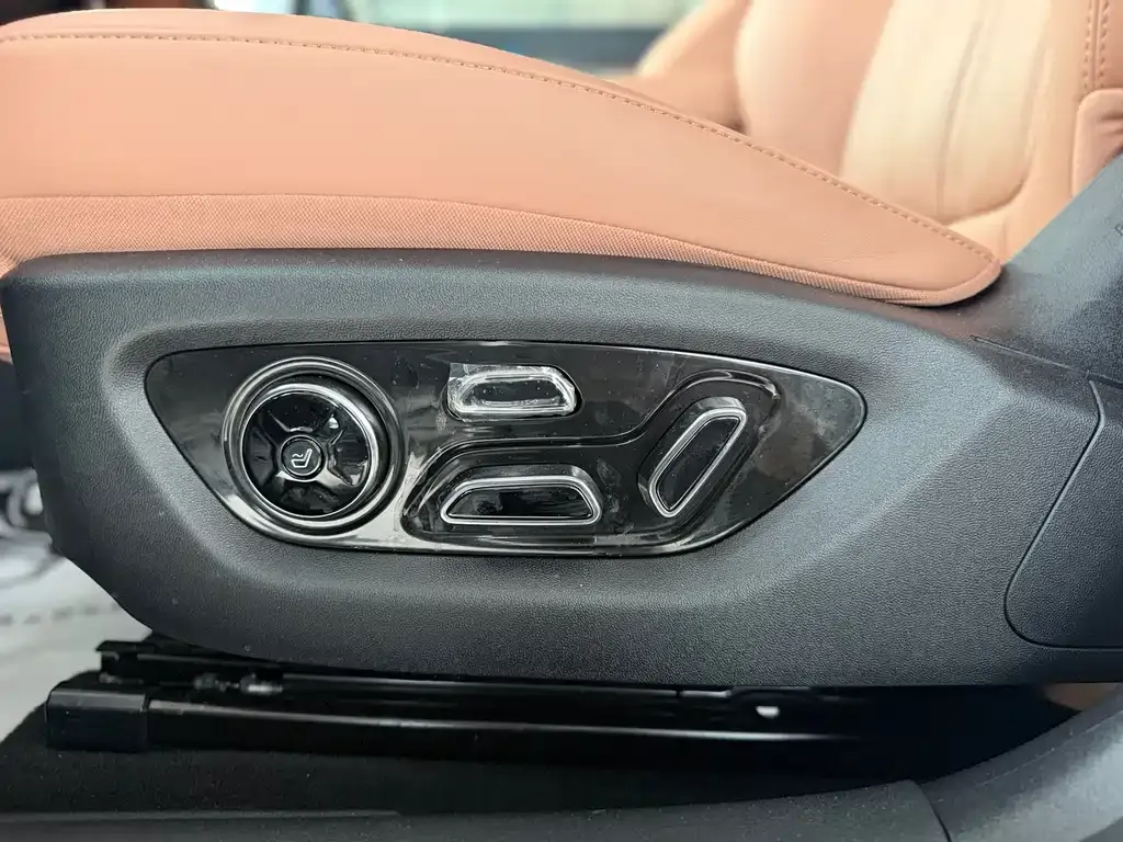 BYD L EV 2025 из CN, фото 10
