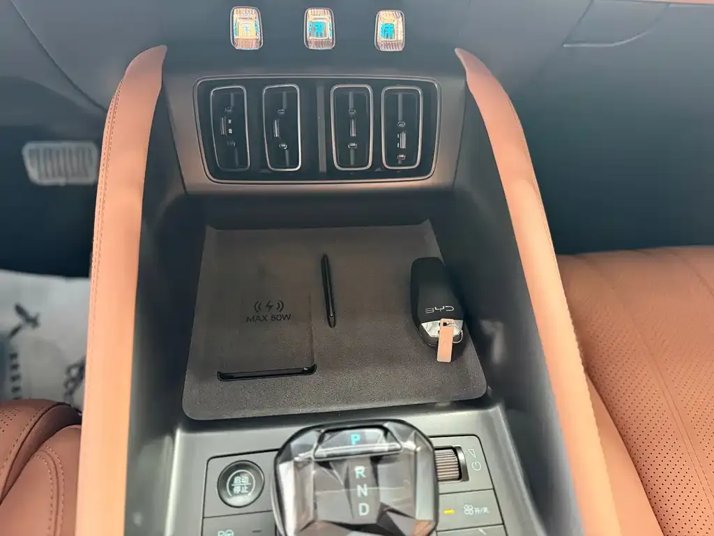 BYD L EV 2025 из CN, фото 7
