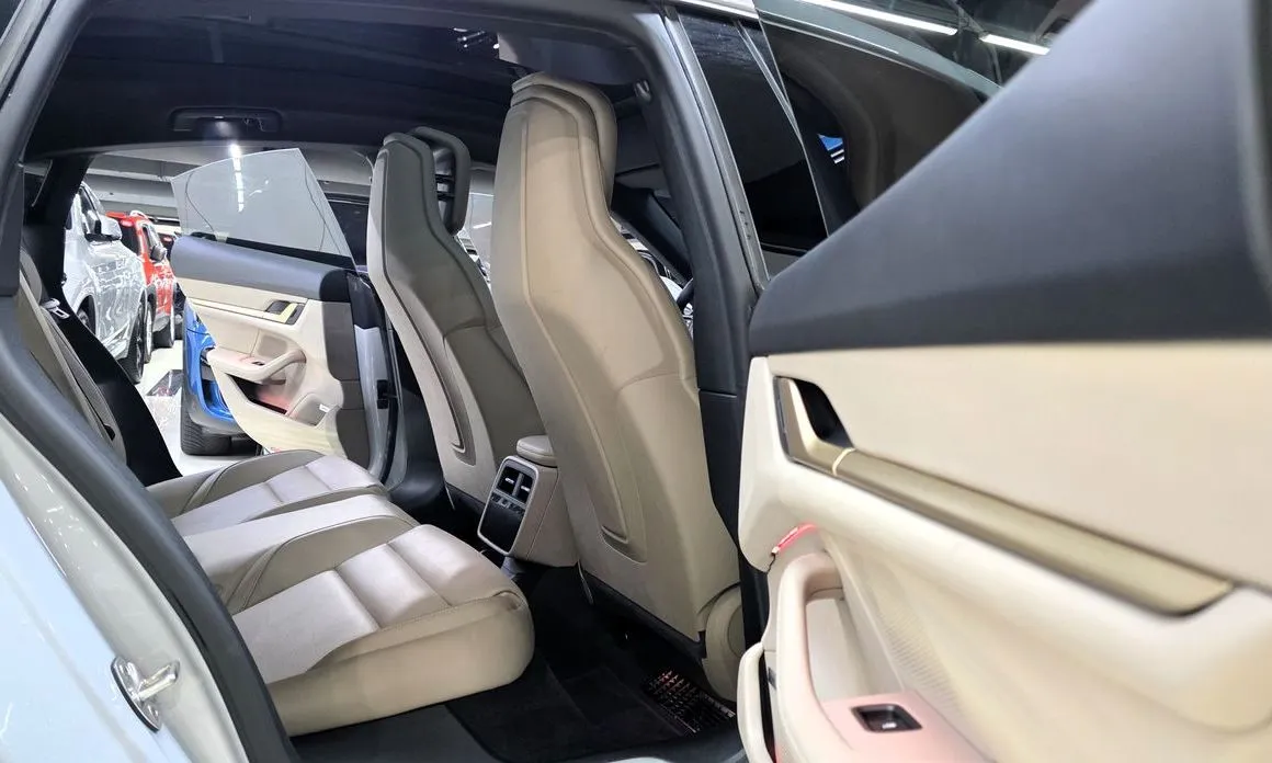 Porsche Taycan 2025 из KR, фото 8