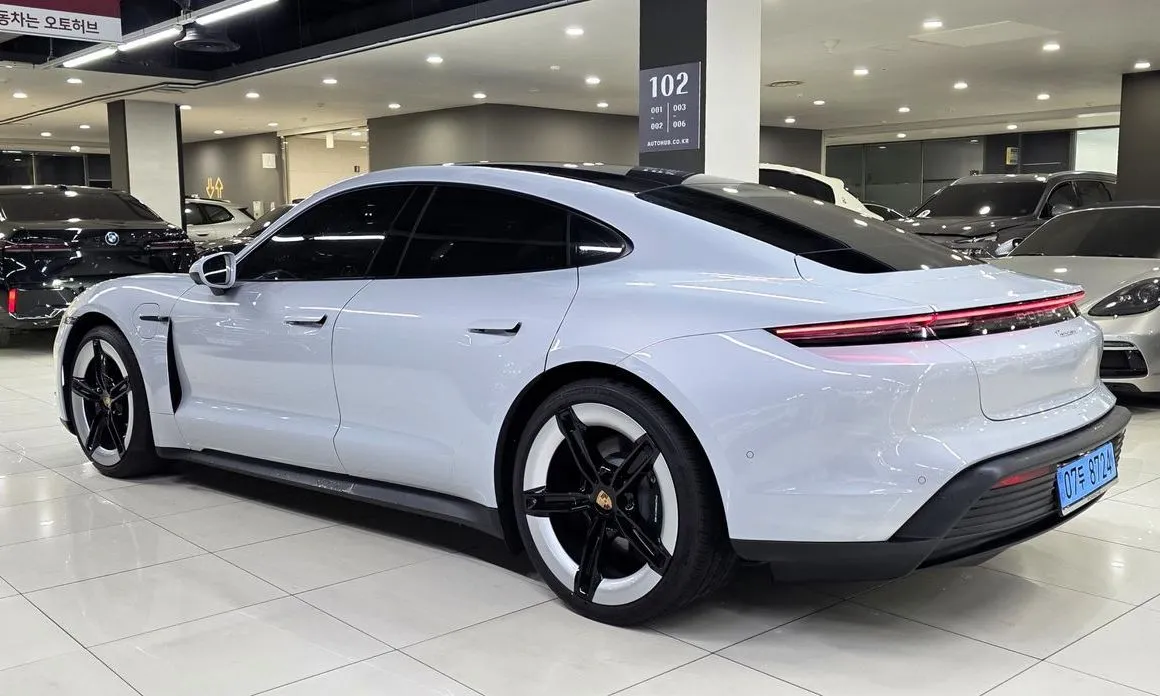 Porsche Taycan 2025 из KR, фото 10