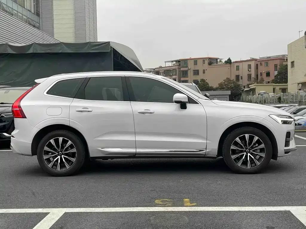 Volvo XC60 — фото 5