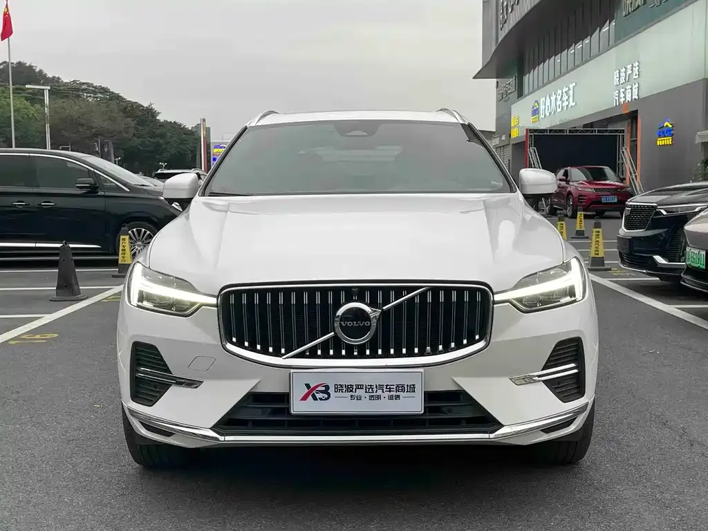 Volvo XC60 — фото 8