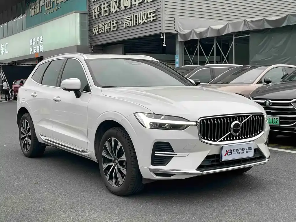 Volvo XC60 — фото 9