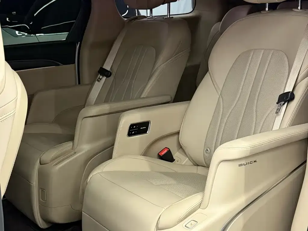Buick GL8 Hybrid — фото 4