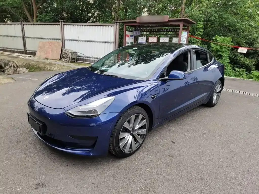 Tesla Model 3 — фото 10
