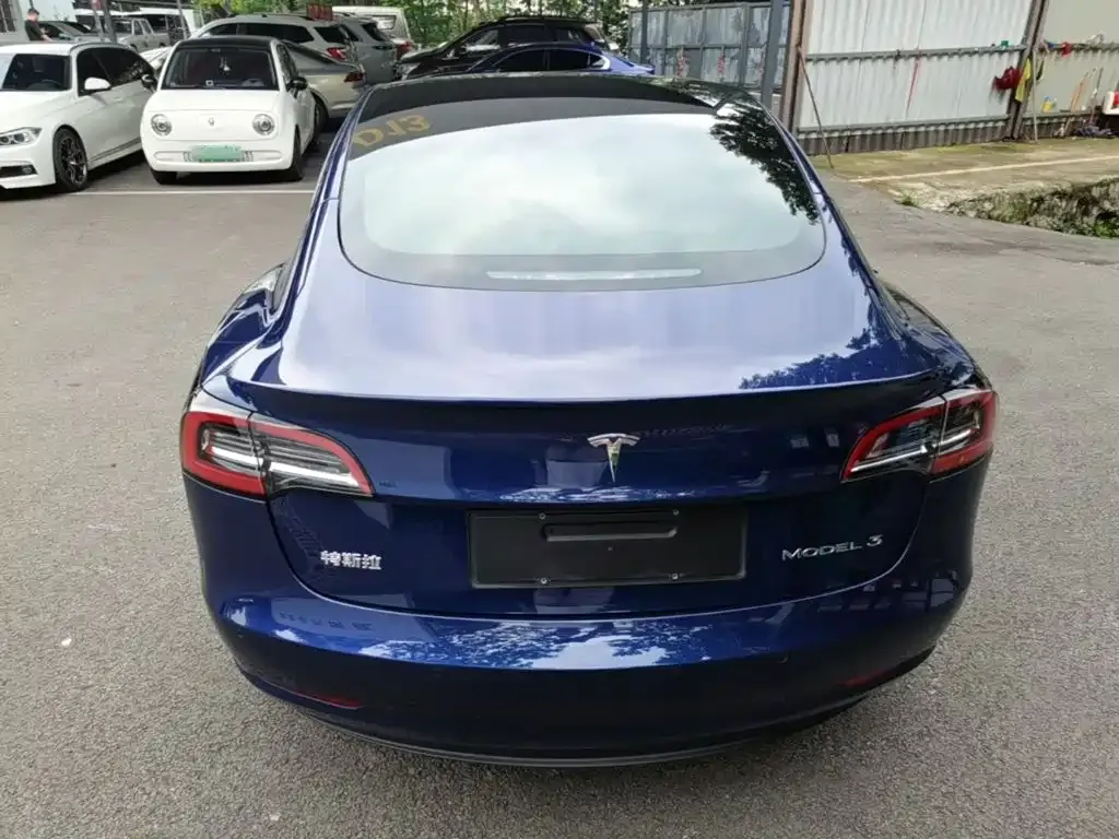 Tesla Model 3 — фото 7