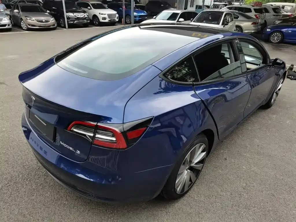 Tesla Model 3 — фото 8