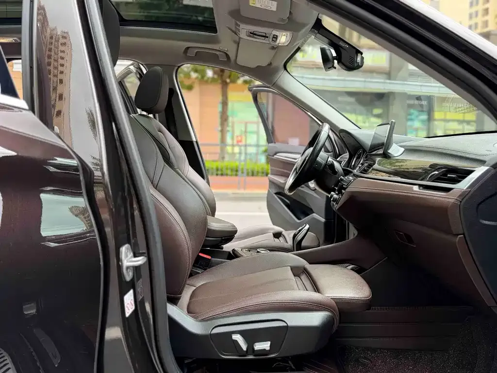 BMW X1 2021 из CN, фото 6