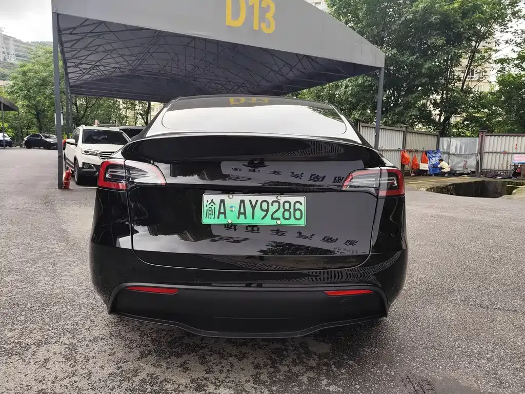 Tesla Model Y — фото 6