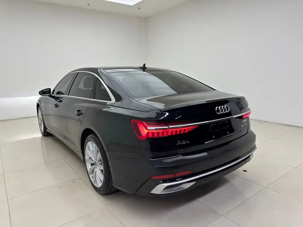 Audi A6L — фото 2
