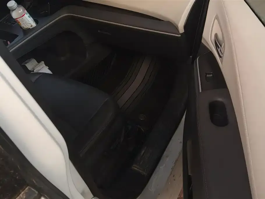 Toyota Sienna — фото 2