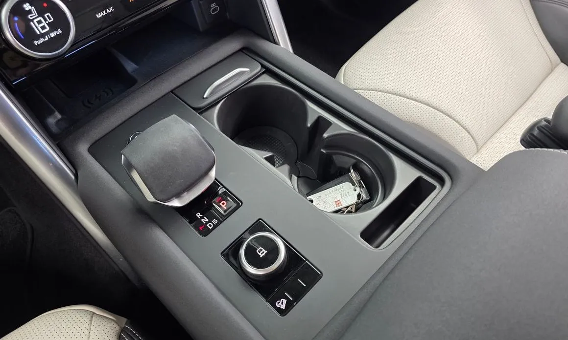 Land Rover Discovery 2025 из KR, фото 6