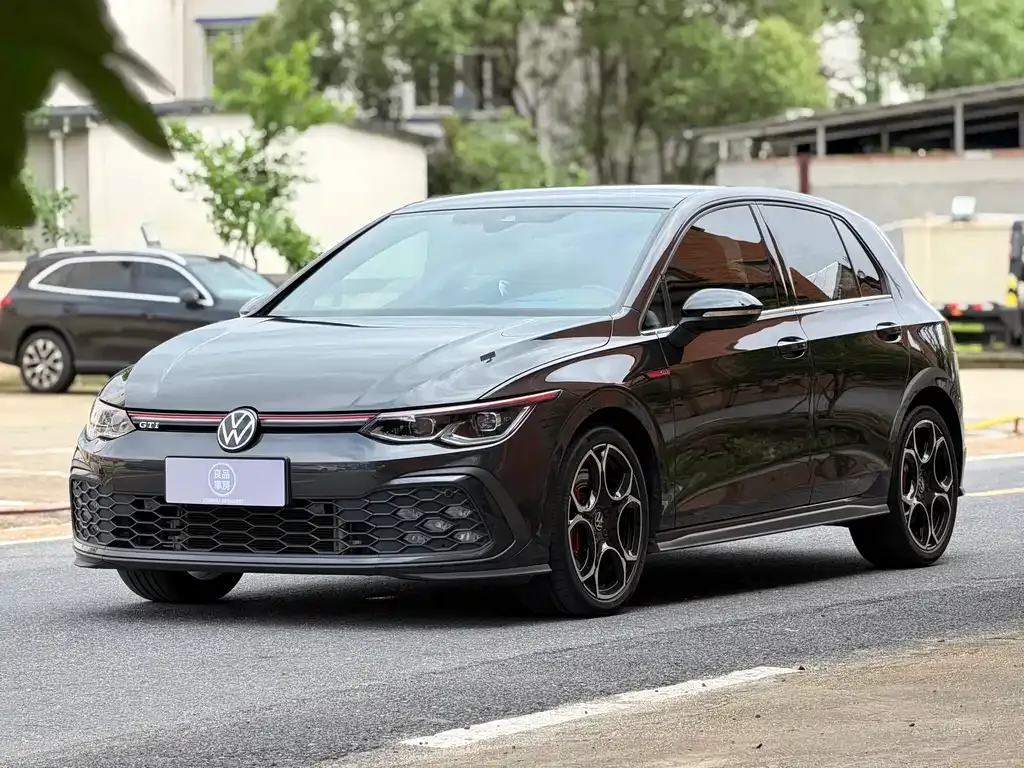 Volkswagen Golf GTI