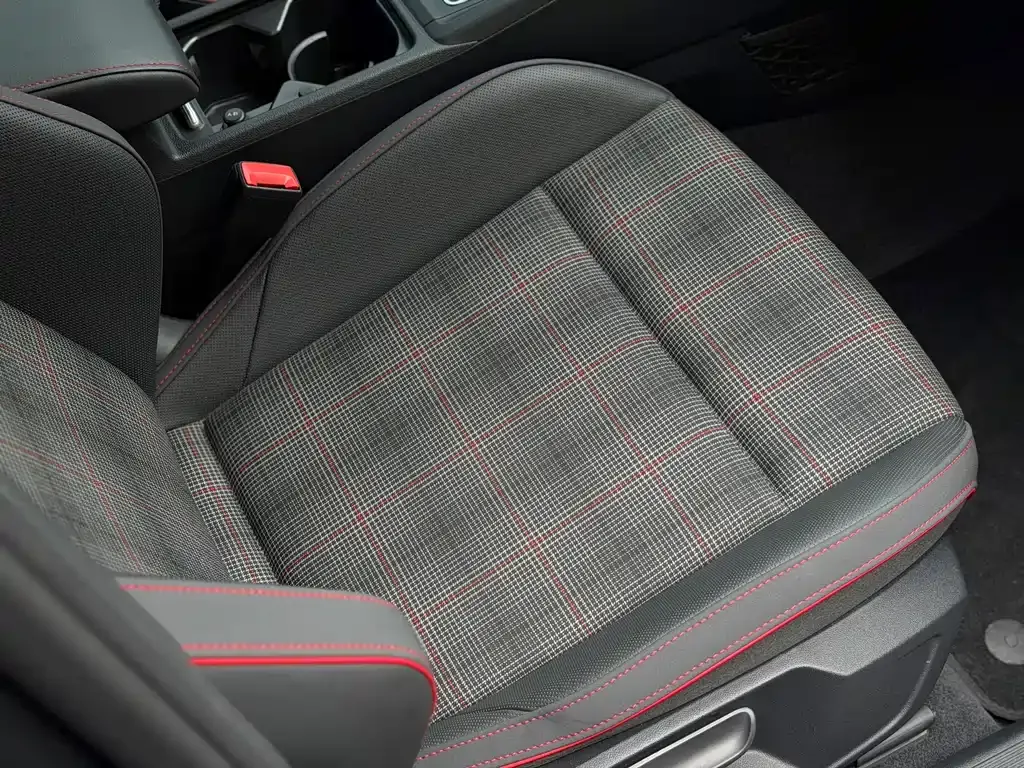 Volkswagen Golf GTI 2024 из CN, фото 6