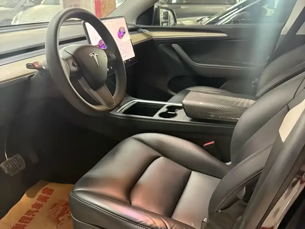 Tesla Model Y — фото 5