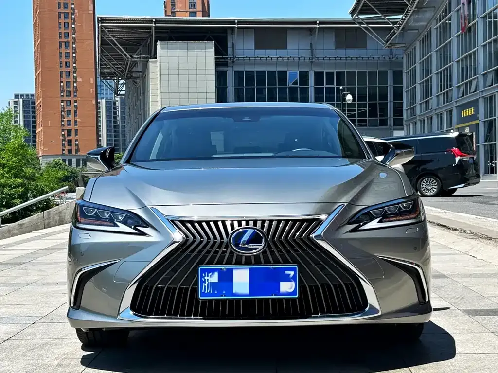 Lexus ES — фото 4