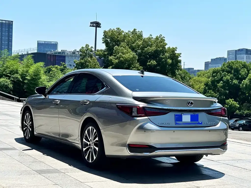 Lexus ES — фото 7