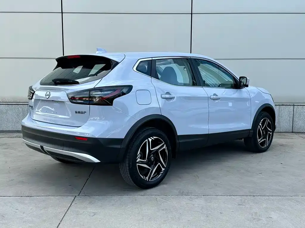 Nissan Qashqai — фото 10
