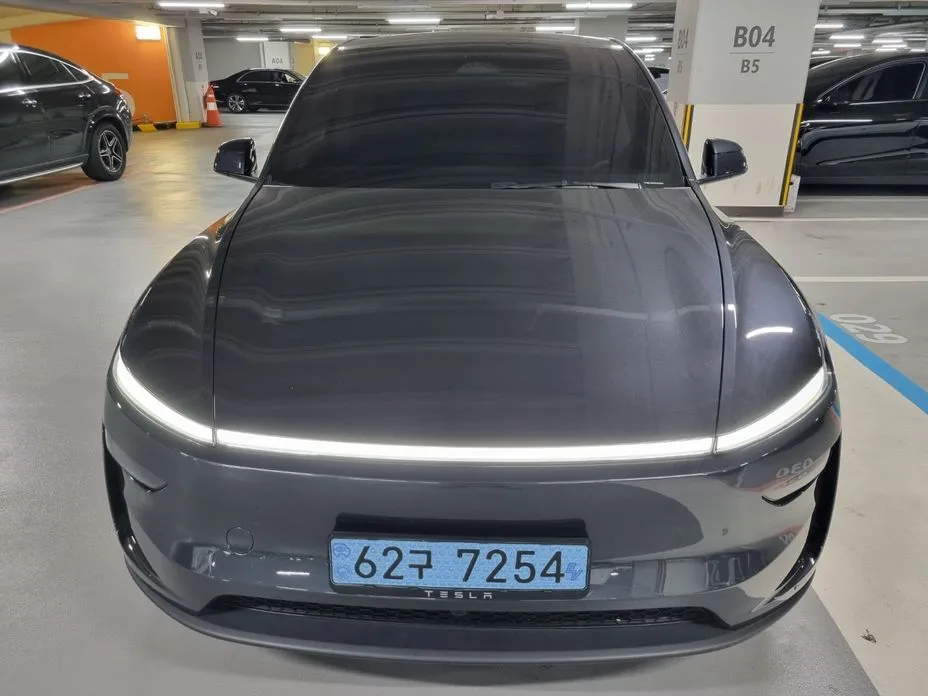 Tesla Model Y — фото 1