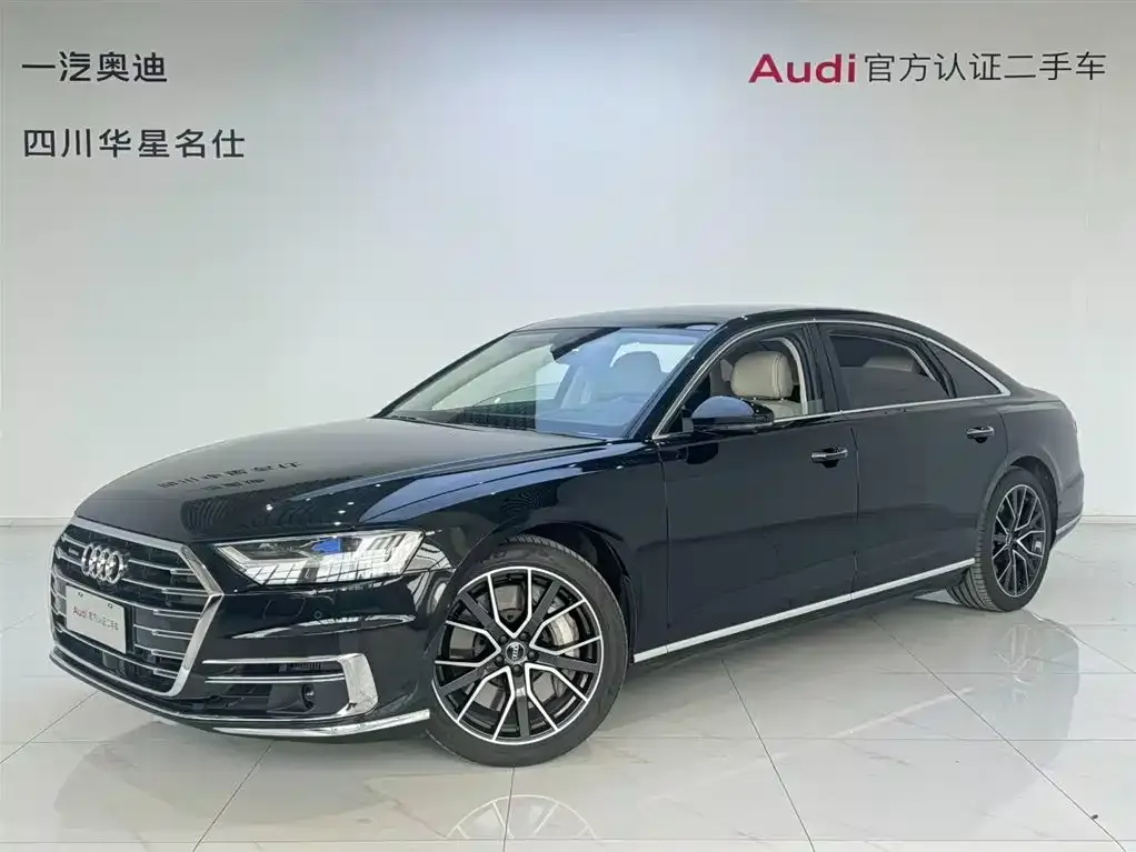 Audi A8 — фото 1