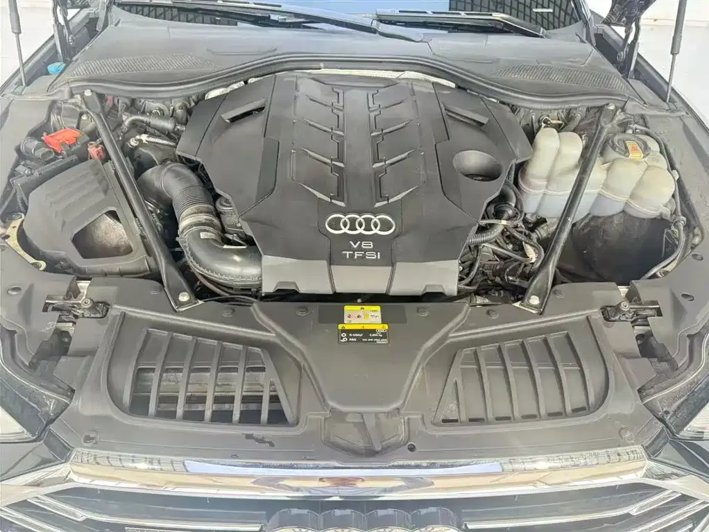 Audi A8 — фото 10