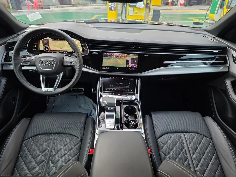 Audi Q8 2023 из KR, фото 2