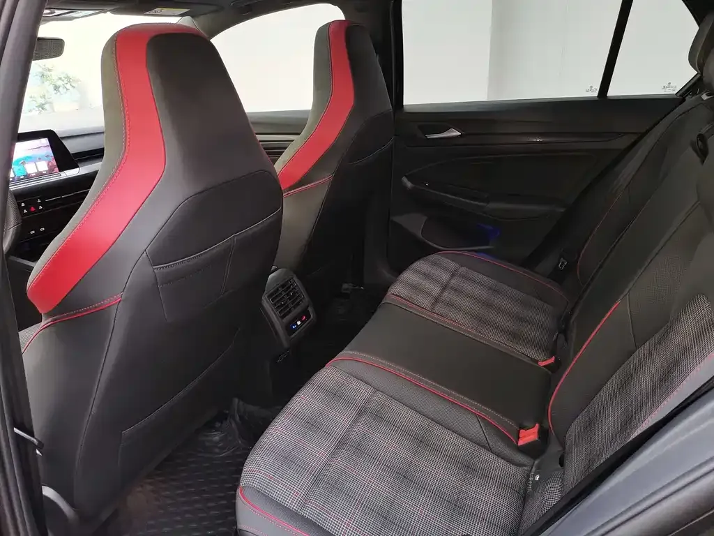 Volkswagen Golf GTI 2022 из CN, фото 4