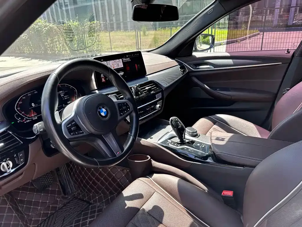 BMW 5 Series — фото 2