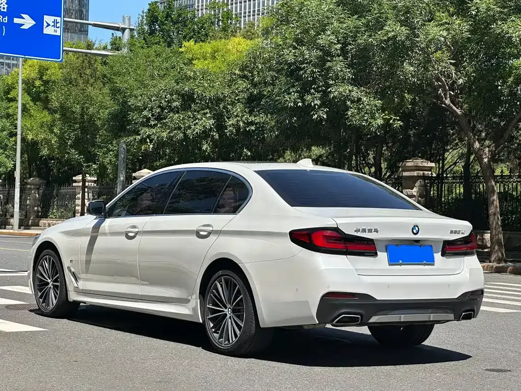 BMW 5 Series — фото 6