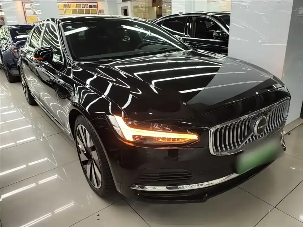 Volvo S90 PHEV 2024 из CN, фото 3