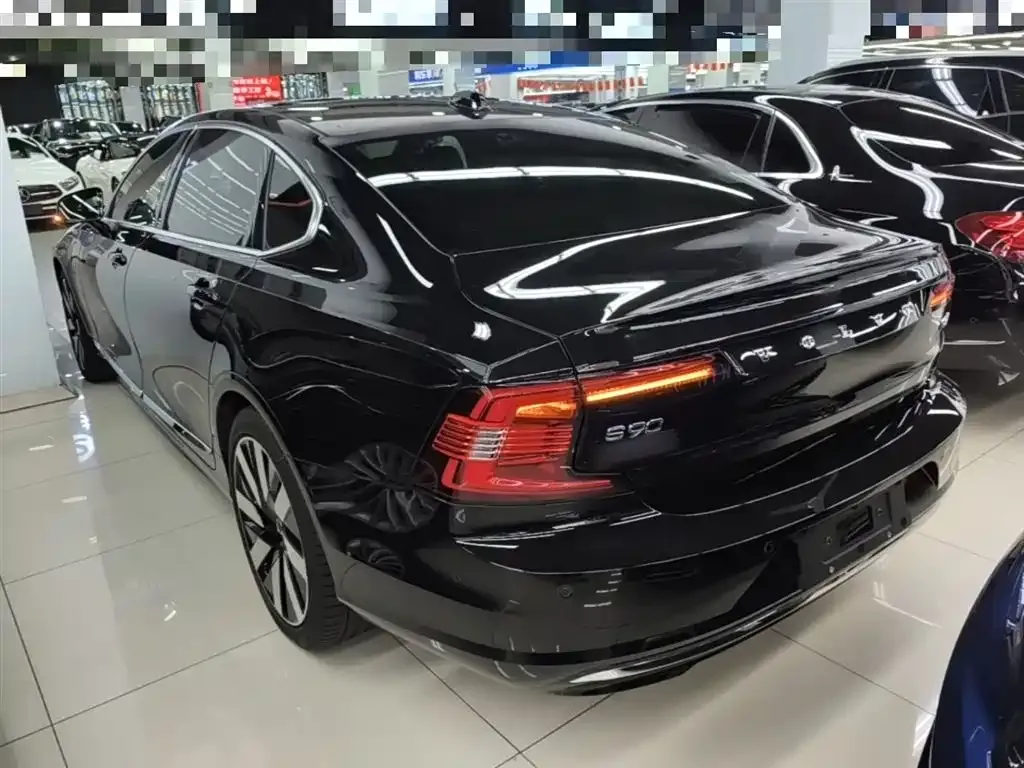 Volvo S90 PHEV 2024 из CN, фото 9