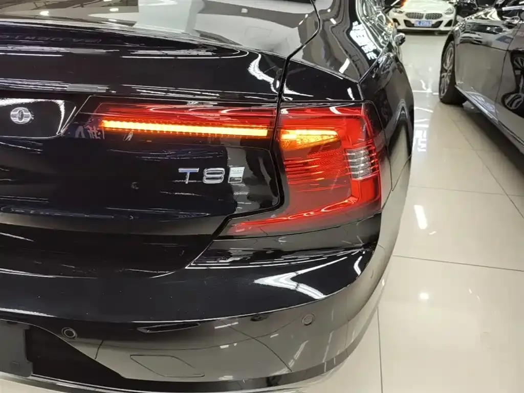 Volvo S90 PHEV 2024 из CN, фото 4